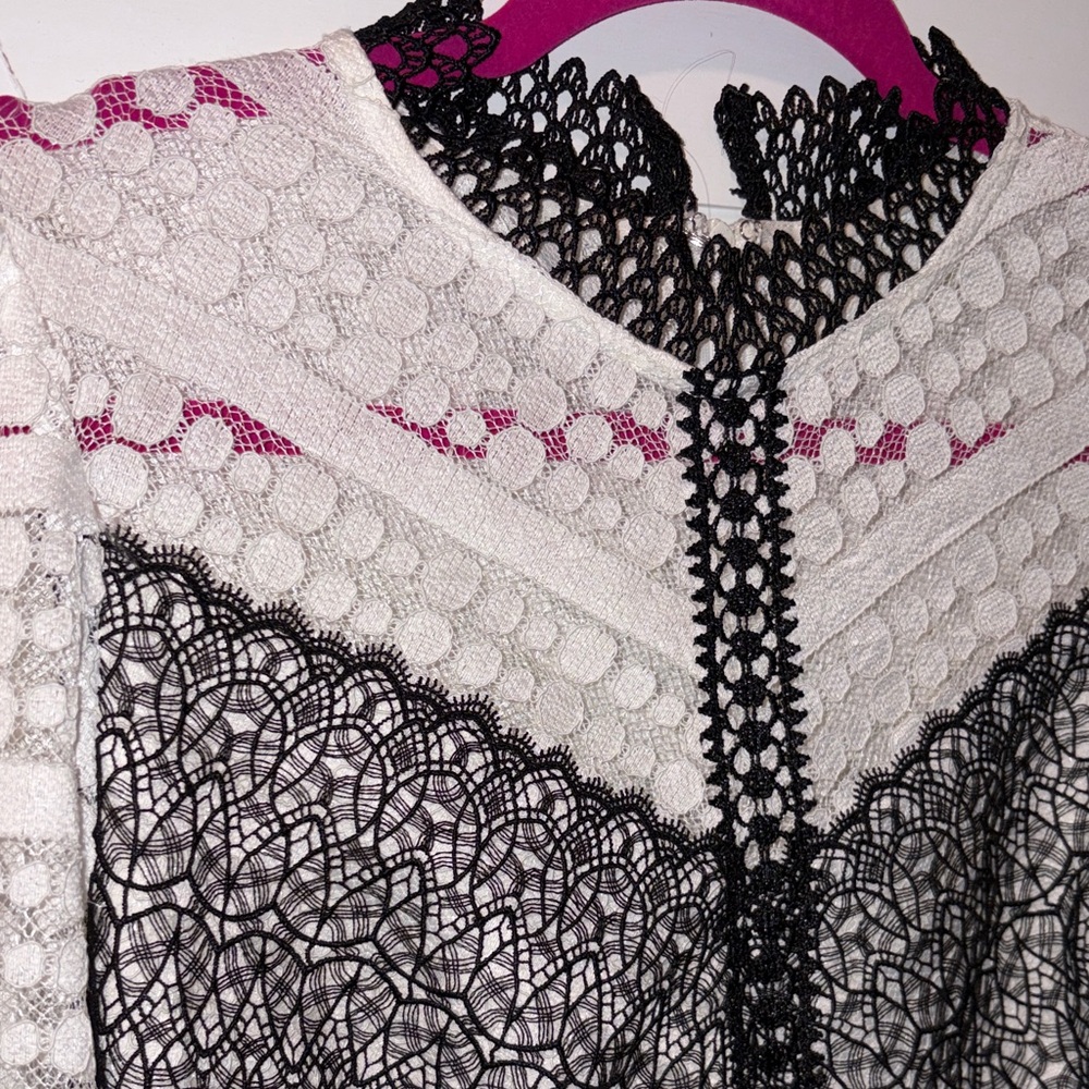 Gianni Bini Black and White Textured Long Sleeve Dress - Picture 3 of 6